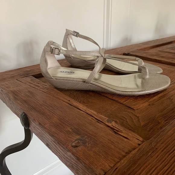 Alfani Women’s Flat Sandal - Picture 2 of 4